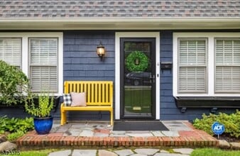 6 Elliott Pl in West Orange, NJ - Building Photo - Building Photo