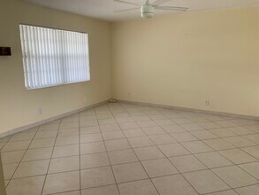 2802 Regency Ct in Delray Beach, FL - Building Photo - Building Photo