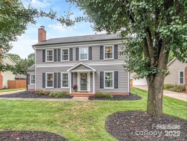 property at 8715 Parkchester Dr