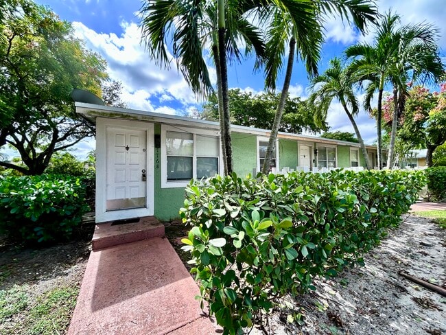 7168 Southgate Blvd in Tamarac, FL - Building Photo - Building Photo