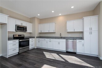27 Woodside Dr in Tolland, CT - Building Photo - Building Photo
