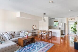 122 E Squantum St in Quincy, MA - Building Photo - Building Photo