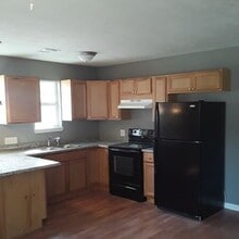 401 N Jones St in Baytown, TX - Foto de edificio - Building Photo