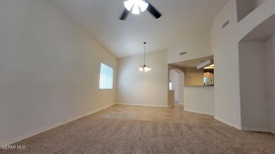 1520 Prickley Pear Dr in El Paso, TX - Building Photo - Building Photo