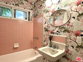 1325 Washington Ave in Santa Monica, CA - Building Photo - Building Photo