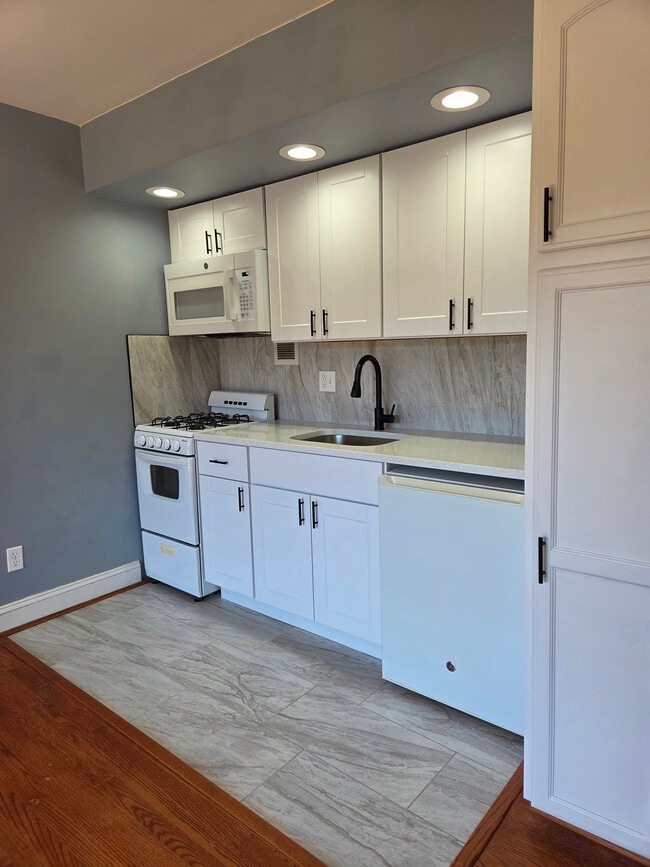 property at 1931 N Cleveland St