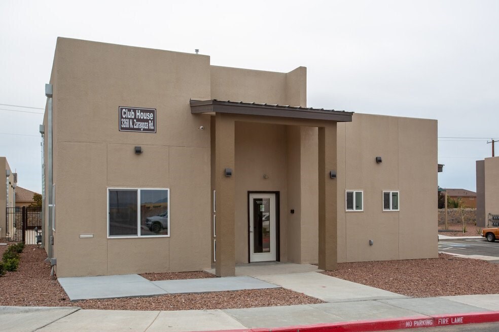 3268 N Zaragoza Rd in El Paso, TX - Foto de edificio