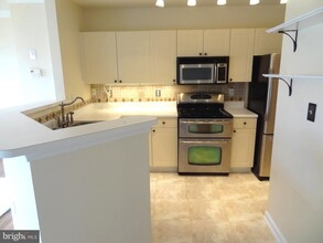 12745 Fair Briar Ln in Fairfax, VA - Building Photo - Building Photo