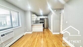 6954 N Sheridan Rd in Chicago, IL - Building Photo