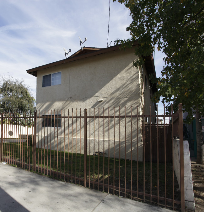 6846-6850 12 Laurel Canyon Blvd in North Hollywood, CA - Building Photo - Building Photo