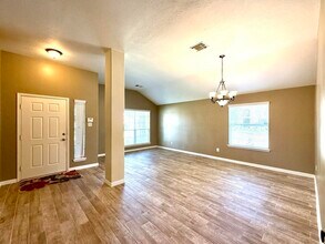 10022 Driftwood Park Dr in Houston, TX - Building Photo - Building Photo