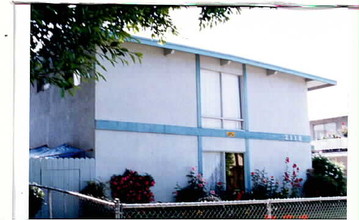 2118 Florida St in Huntington Beach, CA - Building Photo - Building Photo