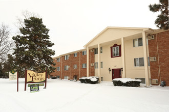 Valley Forge Apartments in East Lansing, MI - Building Photo - Building Photo