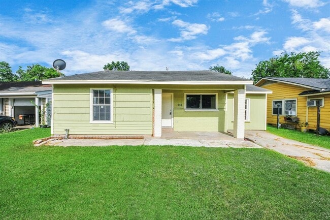 property at 914 Kress St