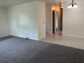 4647 Croftshire Dr in Kettering, OH - Building Photo - Building Photo