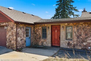 2739 Lakeridge Ave in Wixom, MI - Building Photo