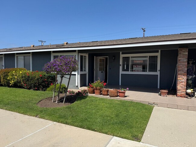 137 E Garden Green in Port Hueneme, CA - Building Photo - Building Photo