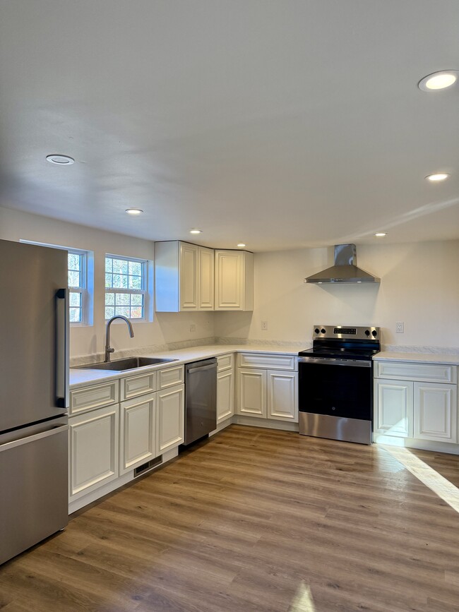152 Webb Heights Cir in Seneca, SC - Foto de edificio - Building Photo