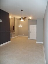 2880 N Oakland Forest Dr, Unit 308 in Oakland Park, FL - Building Photo - Building Photo