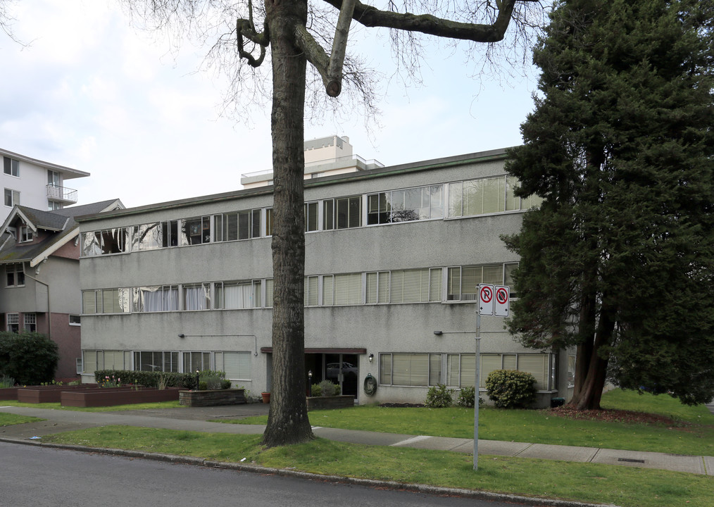Birch Apartments in Vancouver, BC - Building Photo