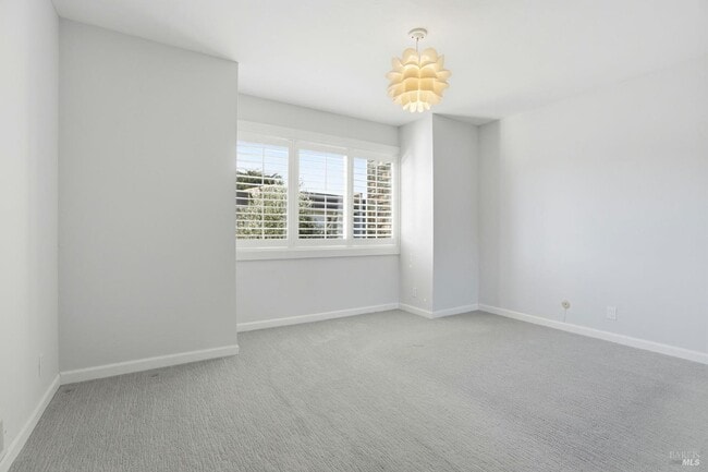 property at 122 Mariner Green Ct