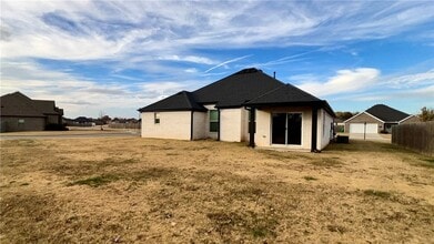 331 W Taverner Xing in Farmington, AR - Foto de edificio - Building Photo