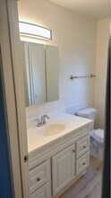 4920 W 123rd Pl in Hawthorne, CA - Foto de edificio - Building Photo