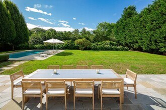 84 Anns Ln in Southampton, NY - Building Photo - Building Photo