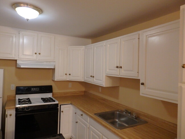 13 South St in Norwalk, CT - Building Photo - Building Photo