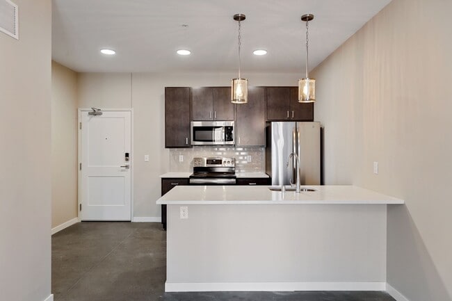 756 NE Jackson St, Unit 102 in Minneapolis, MN - Foto de edificio - Building Photo
