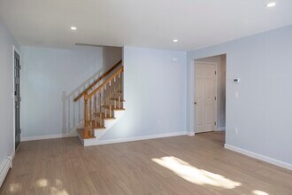 122 Leedham St in Attleboro, MA - Building Photo - Building Photo
