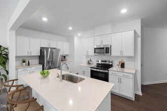 421 Deep Oak Dr in Rolesville, NC - Foto de edificio - Building Photo