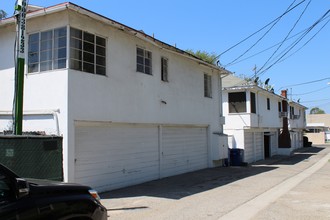 11613 Moorpark St in Studio City, CA - Foto de edificio - Building Photo