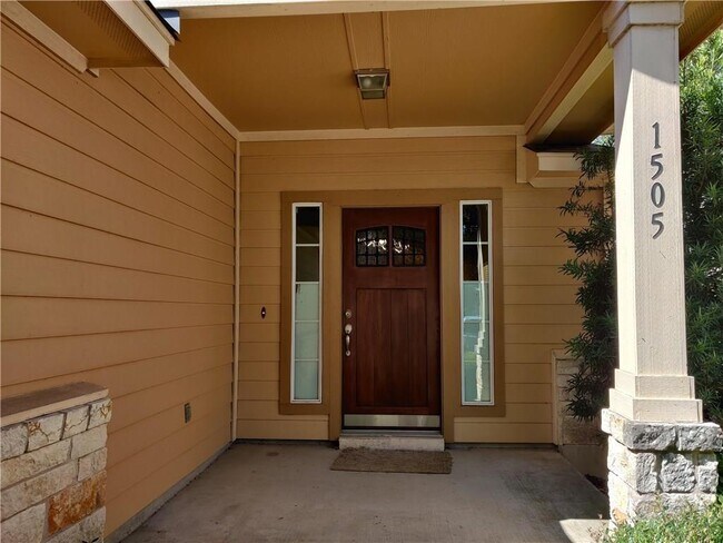 1505 Huckleberry Ln in Austin, TX - Building Photo - Building Photo
