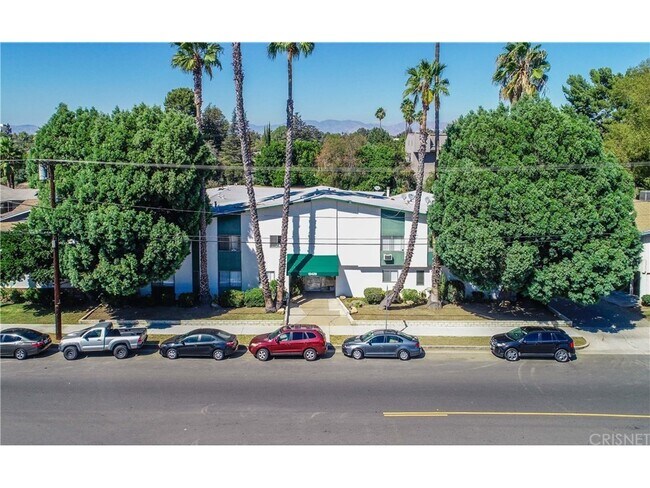 Sherman Apartments in Sherman Oaks, CA - Foto de edificio - Building Photo