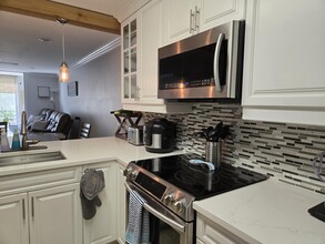 5201 NW 2nd Ave in Boca Raton, FL - Building Photo - Building Photo