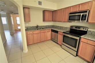 22421 SW 88th Pl in Cutler Bay, FL - Building Photo - Building Photo