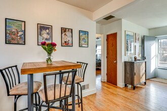 1397 Dallas St in Aurora, CO - Foto de edificio - Building Photo