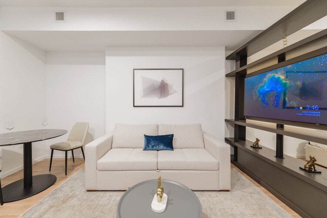 398 NE 5th St in Miami, FL - Building Photo