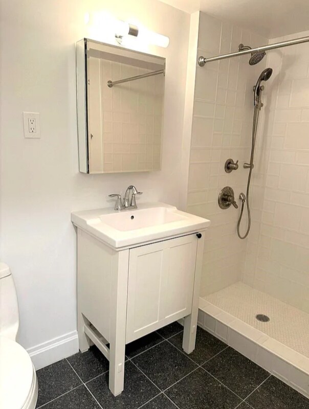 W. W 84th St in New York, NY - Building Photo - Building Photo
