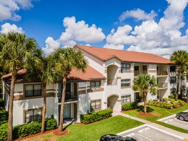 Hollywood Parc in Hollywood, FL - Building Photo