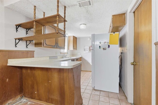 property at 2320 Meadow Crest