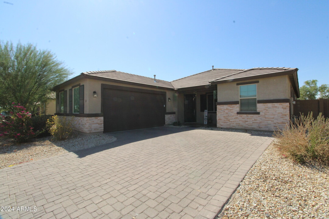 220 S 157th Ln in Goodyear, AZ - Building Photo