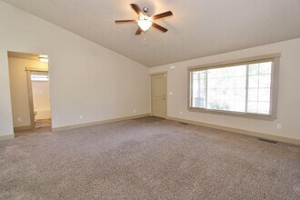 1161 Kaetzel Way in Emmett, ID - Building Photo - Building Photo