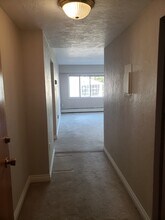 908 Cook St in Victoria, BC - Building Photo - Building Photo