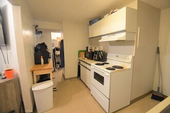 21 Kinross Rd, Unit 1 in Boston, MA - Building Photo - Building Photo