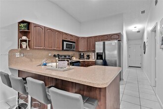 9035 NW 117th St in Hialeah, FL - Building Photo - Building Photo
