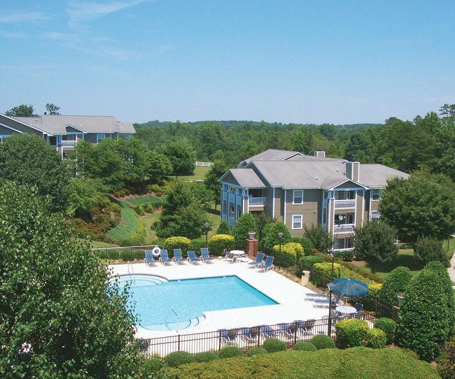 Waterford Place Apartments in Hickory, NC - Building Photo - Building Photo