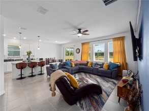 26324 Feathergrass Cir in Leesburg, FL - Foto de edificio - Building Photo