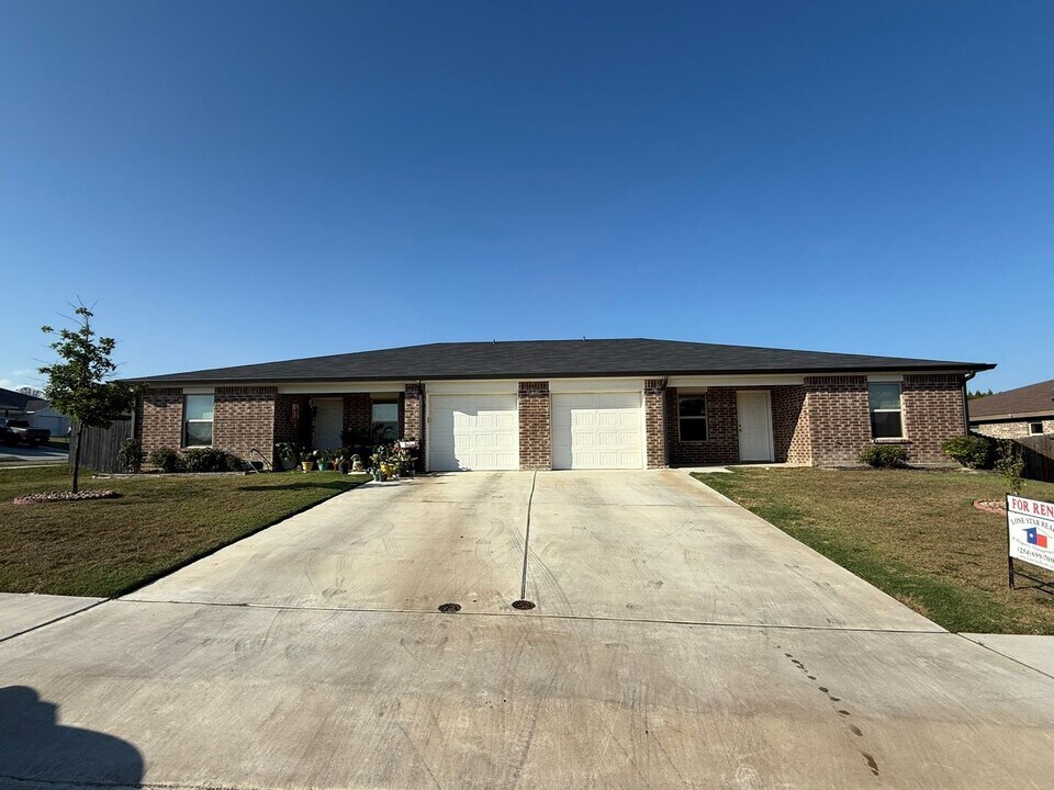 1800 Emma Naylor Ct in Harker Heights, TX - Building Photo